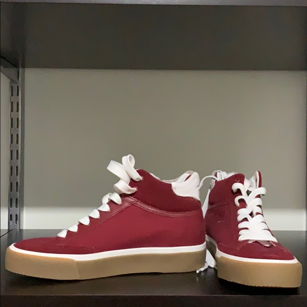 NEVER WORN RAG AND BONE SNEAKERS